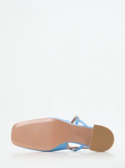 Konstantin Starke – Slingback-Pumps aus Lackleder himmelblau