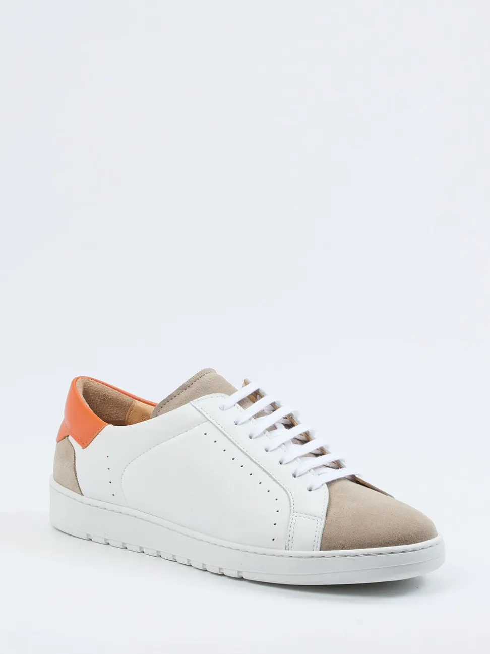 Konstantin Starke – Sneaker aus Kalbleder Weiß-Orange