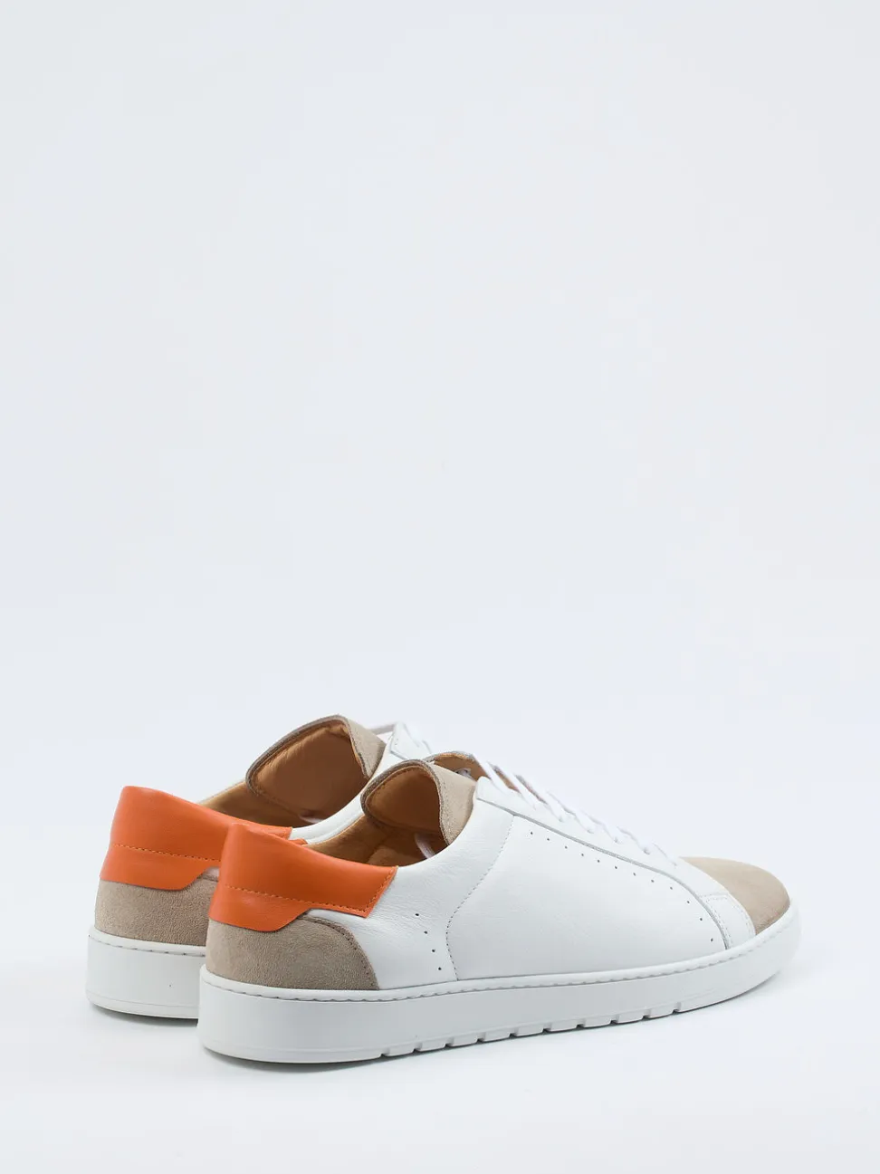 Konstantin Starke – Sneaker aus Kalbleder Weiß-Orange