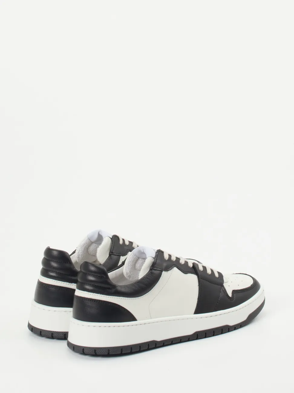 Konstantin Starke – Sneaker aus Kalbleder Offwhite-Schwarz