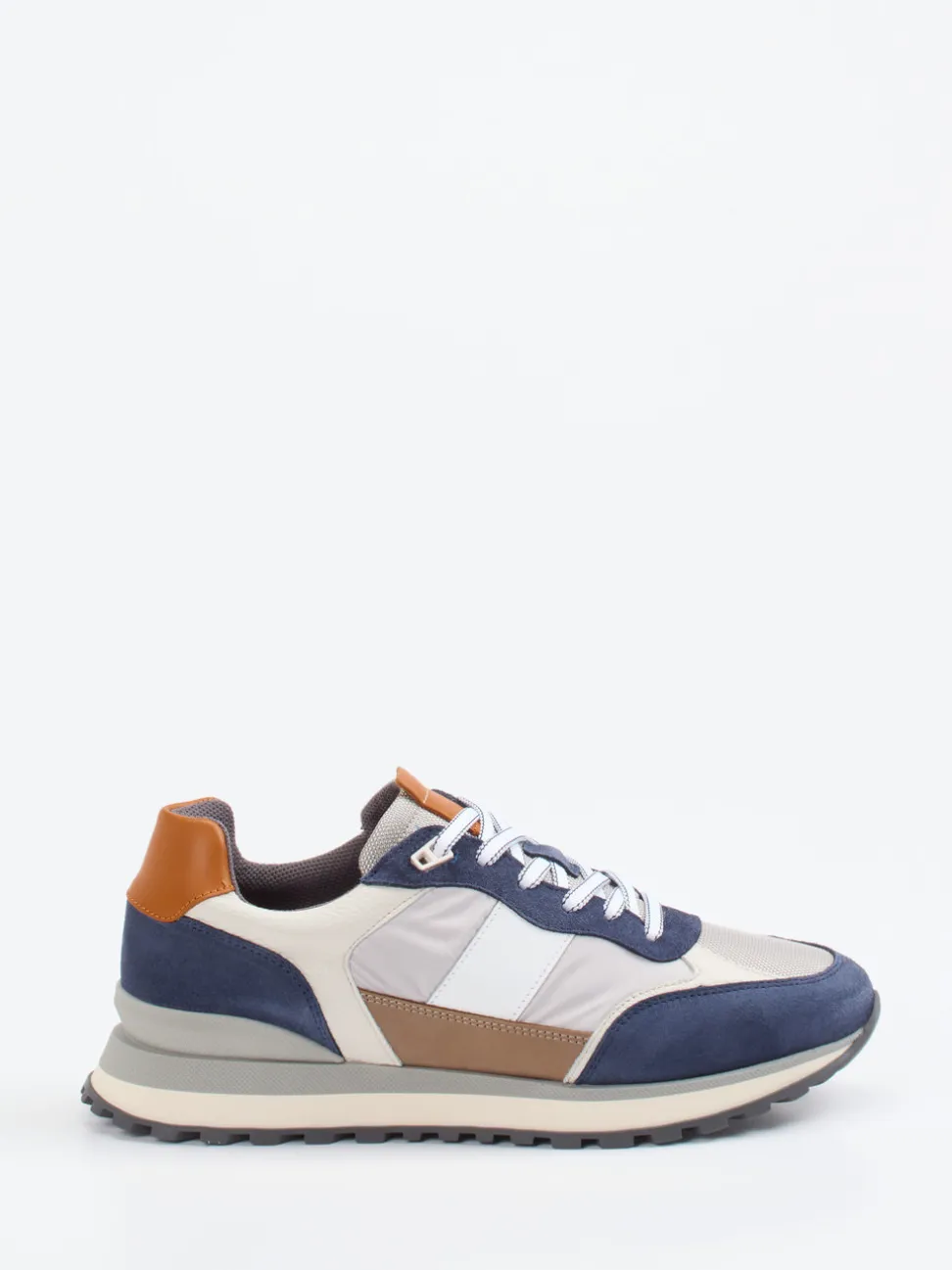 Konstantin Starke – Sneaker aus Veloursleder Offwhite