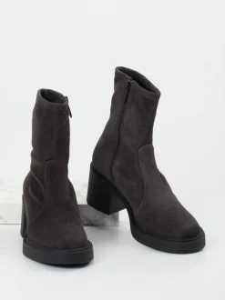 Konstantin Starke – Sock-Stiefeletten aus Veloursleder Grau