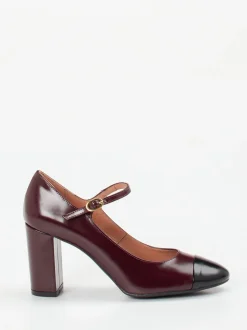Konstantin Starke – Spangenpumps aus Hochglanzleder Bordeaux