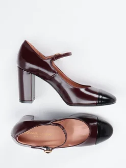 Konstantin Starke – Spangenpumps aus Hochglanzleder Bordeaux