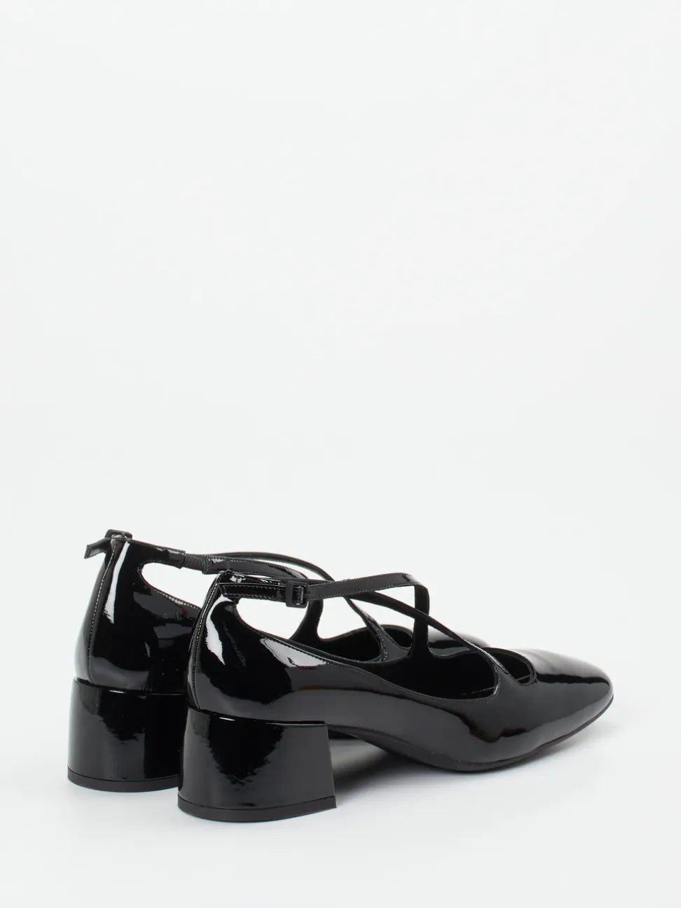 Konstantin Starke – Spangenpumps aus Lackleder schwarz