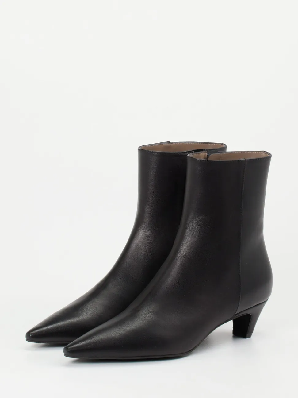 Konstantin Starke – Stiefelette aus Lammleder schwarz