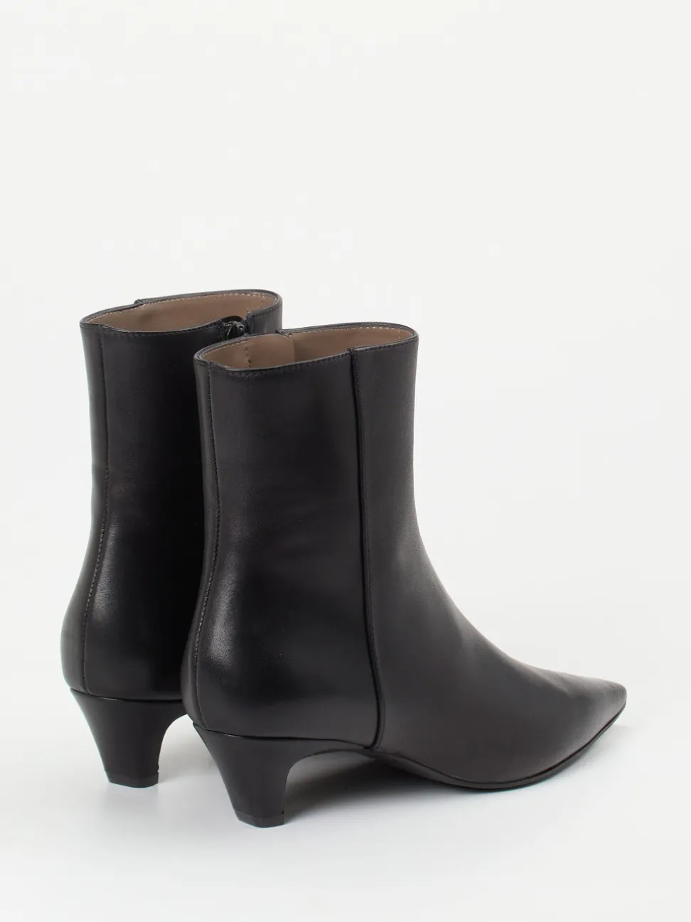 Konstantin Starke – Stiefelette aus Lammleder schwarz