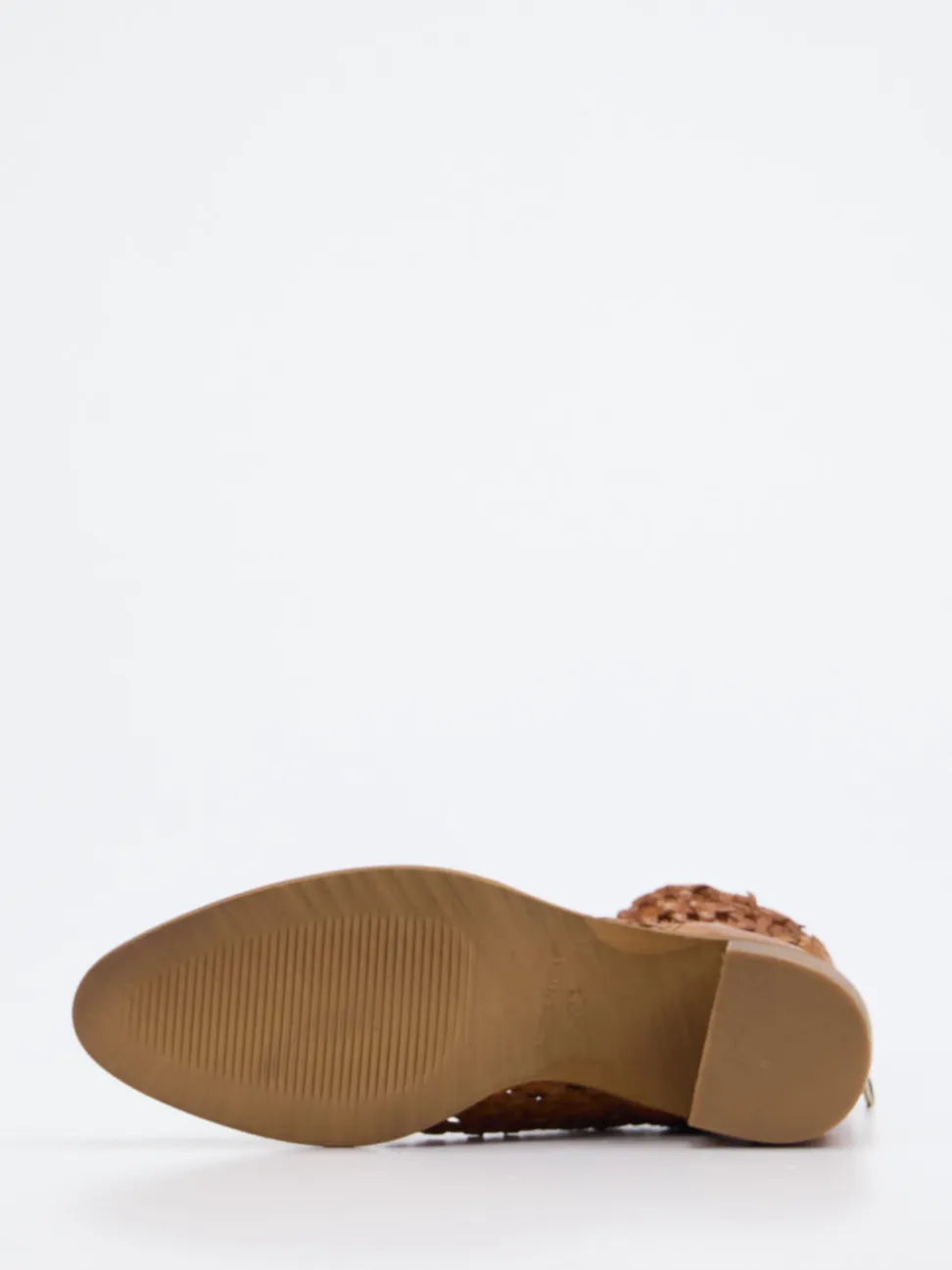 Konstantin Starke – Stiefelette aus Flechtleder cognac