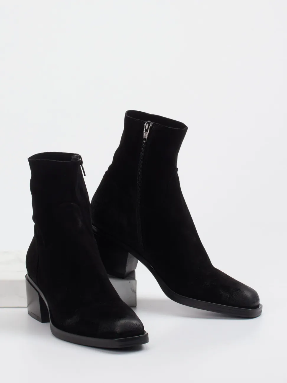 Konstantin Starke – Stiefeletten aus Veloursleder Schwarz