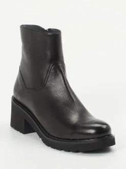 Konstantin Starke – Stiefelette aus Lammleder Schwarz