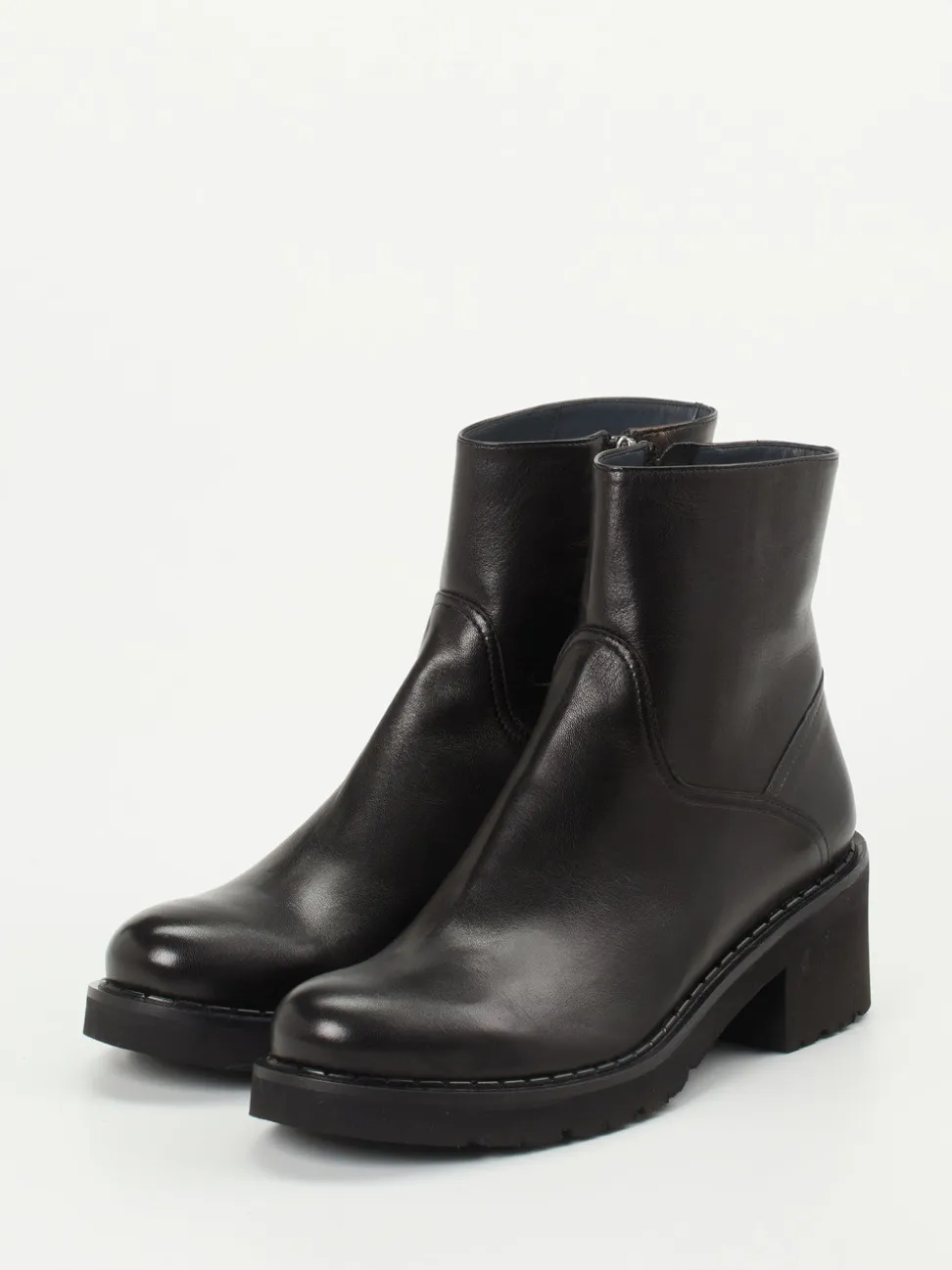 Konstantin Starke – Stiefelette aus Lammleder Schwarz
