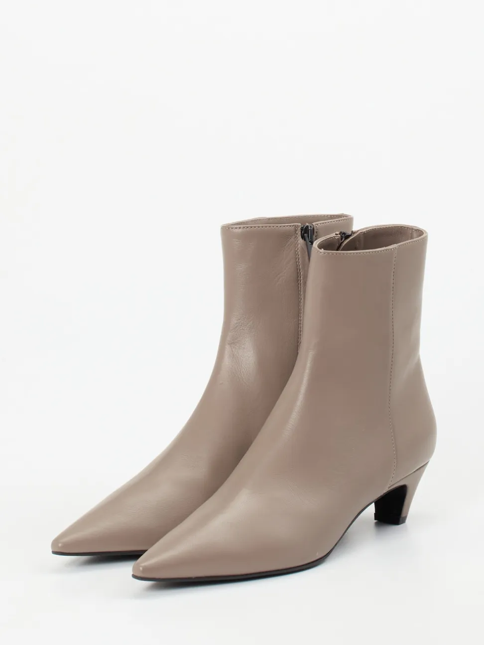 Konstantin Starke – Stiefelette aus Lammleder in Taupe
