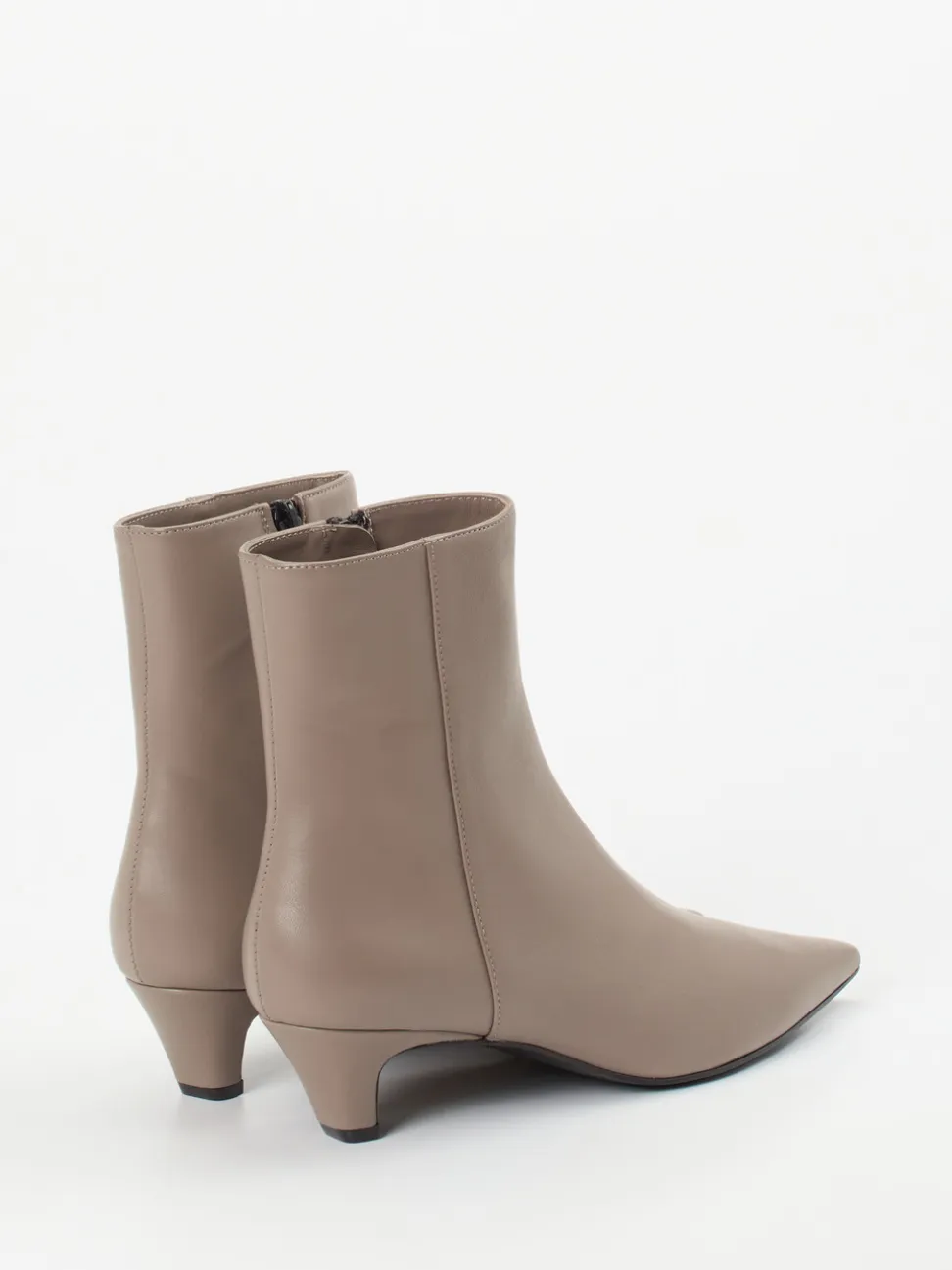 Konstantin Starke – Stiefelette aus Lammleder in Taupe