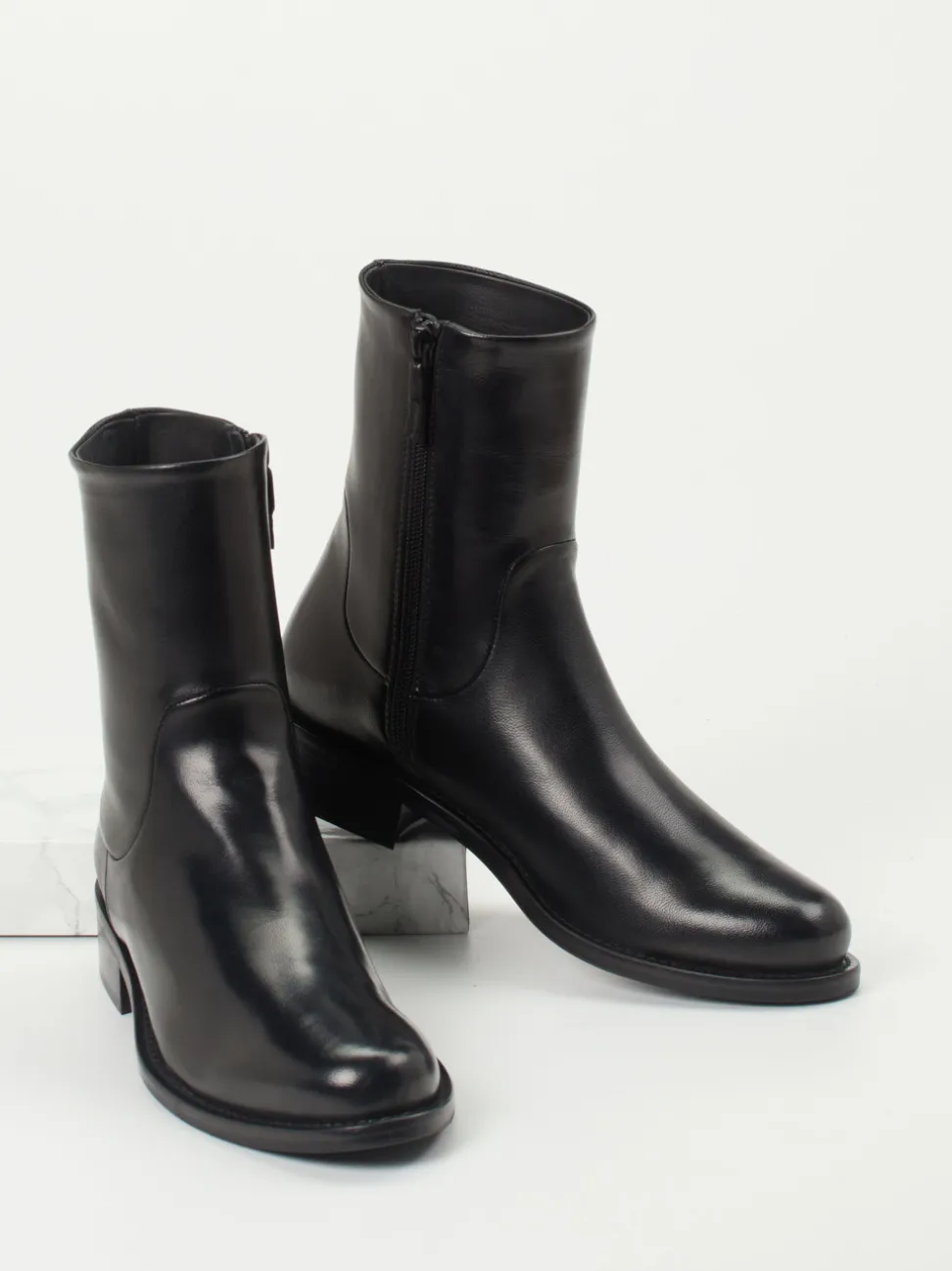 Konstantin Starke – Stiefeletten aus Lammleder schwarz