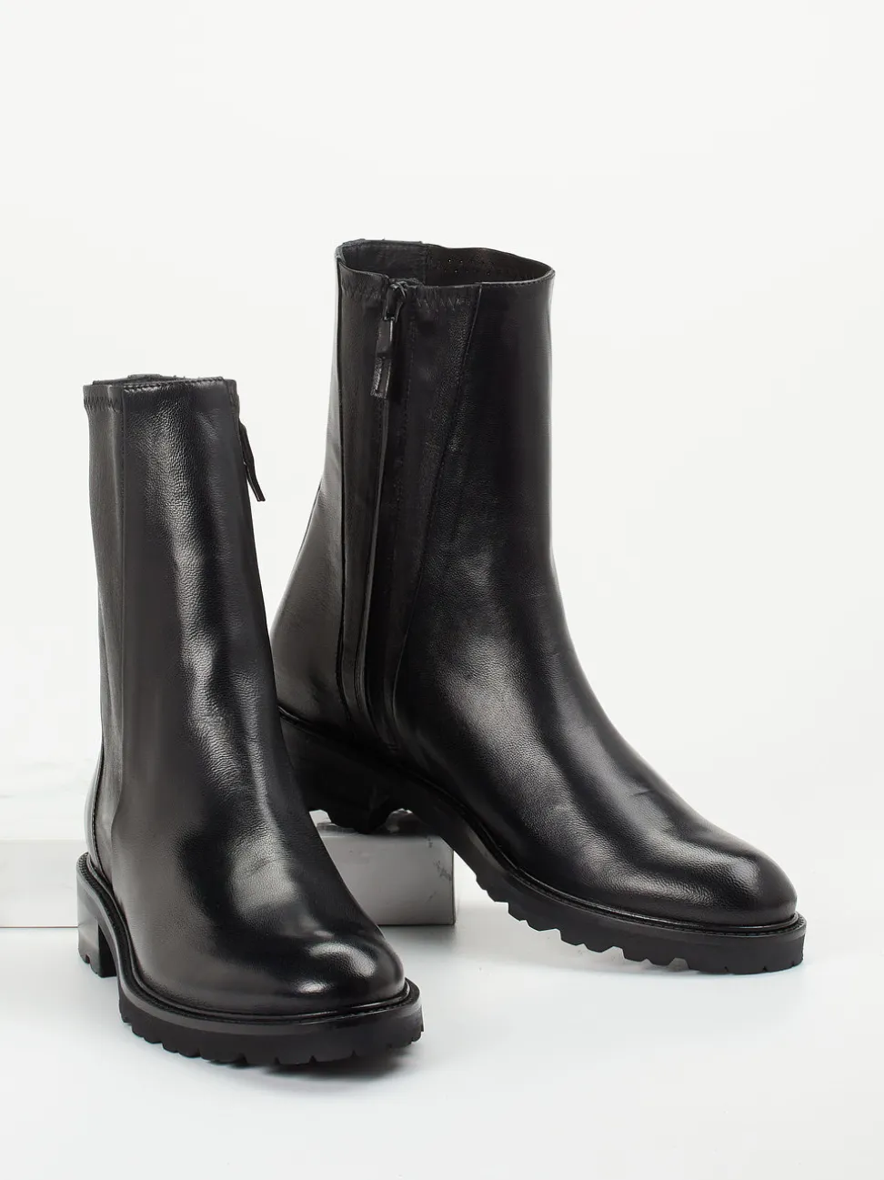 Konstantin Starke – Stiefeletten aus Lammleder Schwarz