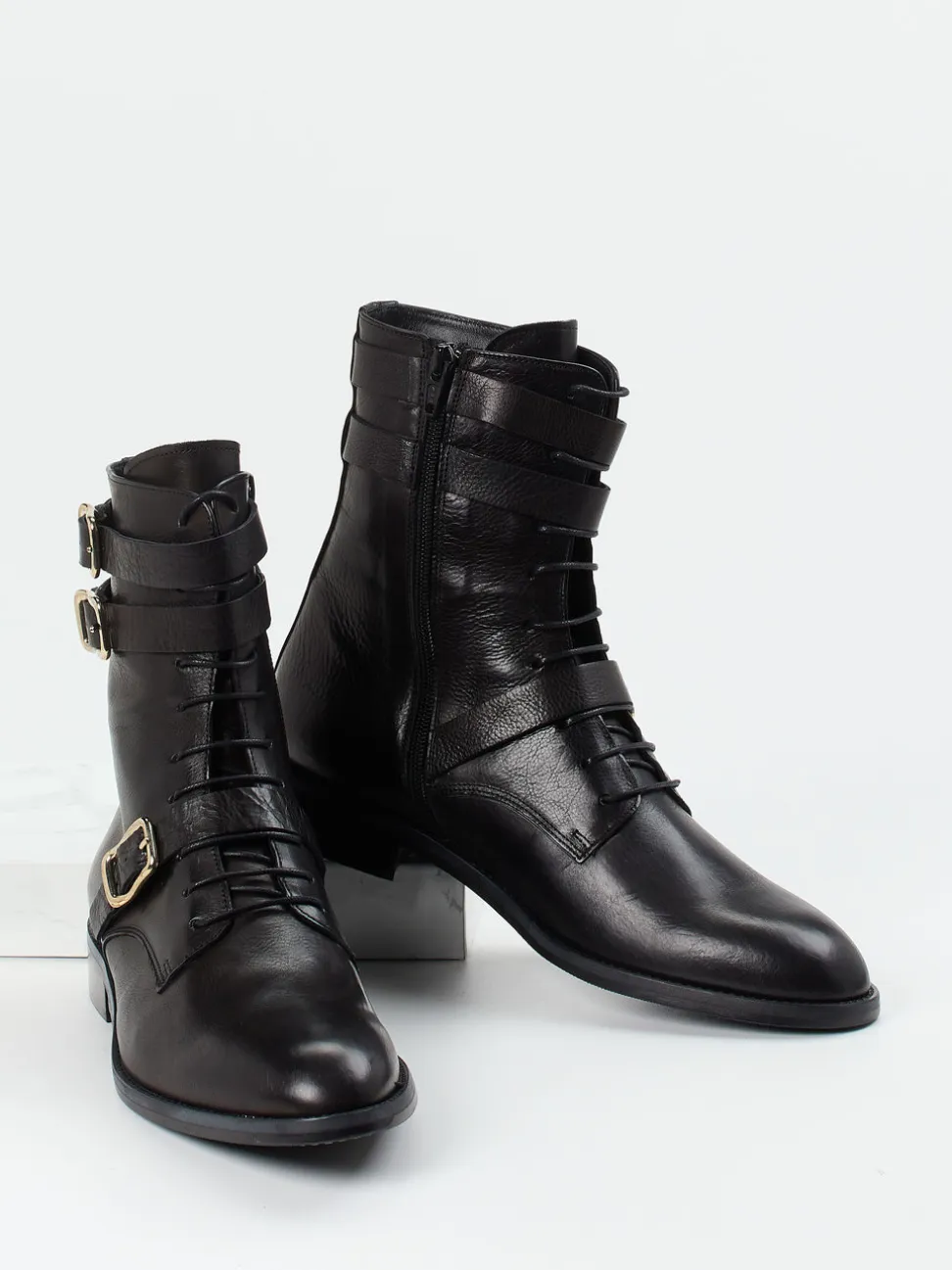 Konstantin Starke – Stiefelette aus Kalbleder Schwarz
