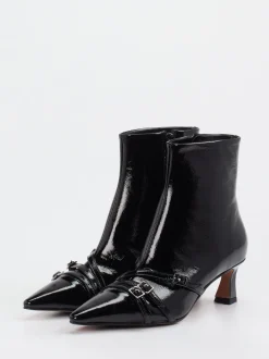 Konstantin Starke – Stiefelette aus Lackleder Schwarz