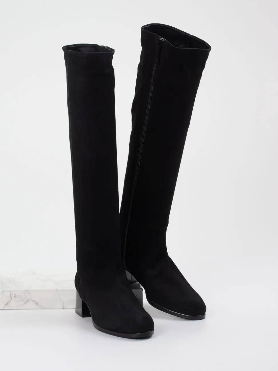 Konstantin Starke – Stiefel aus Stretchvelours Schwarz