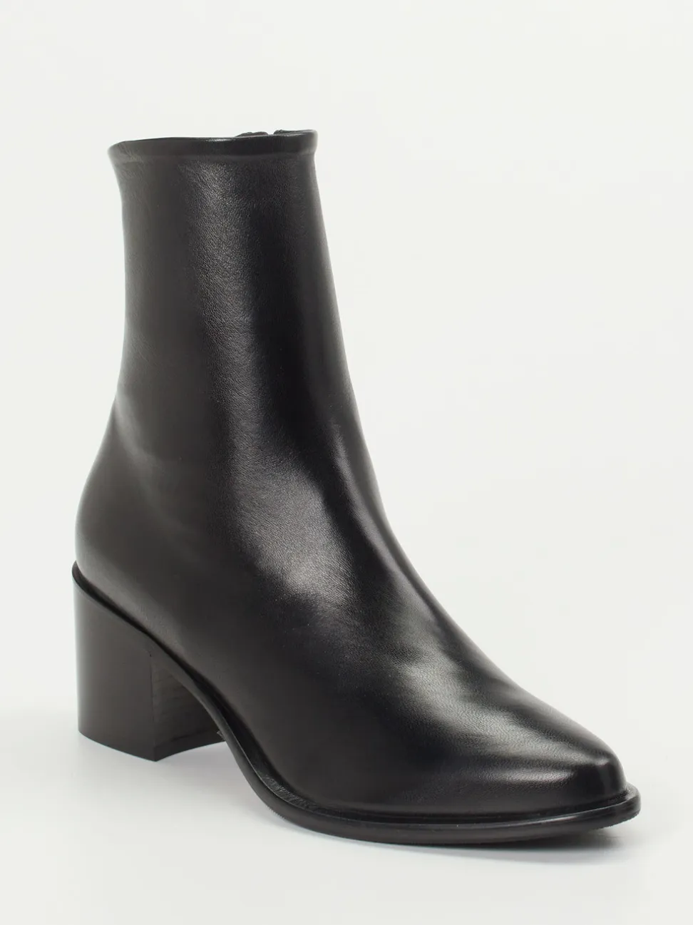 Konstantin Starke – Stiefelette aus Lammleder Schwarz