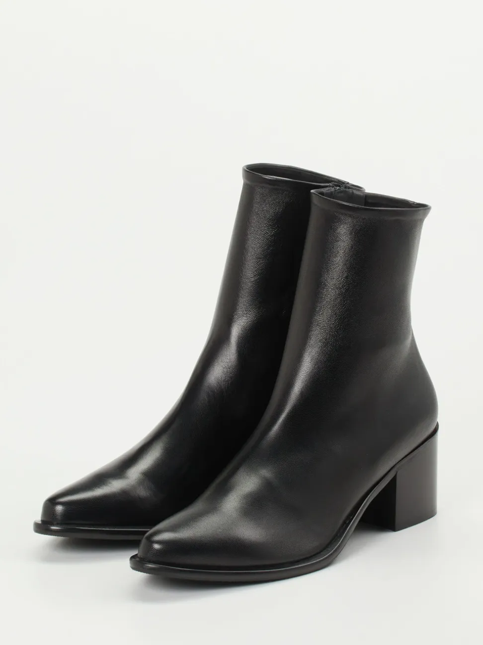 Konstantin Starke – Stiefelette aus Lammleder Schwarz