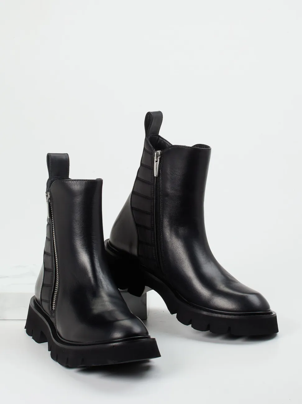 Konstantin Starke – Stiefelette aus Kalbleder Schwarz