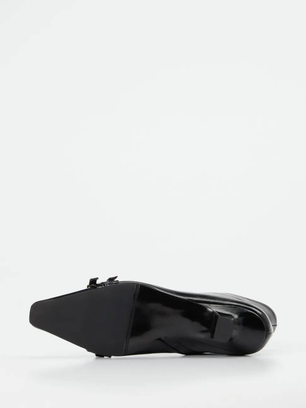 Konstantin Starke – Stiefelette aus Lackleder schwarz