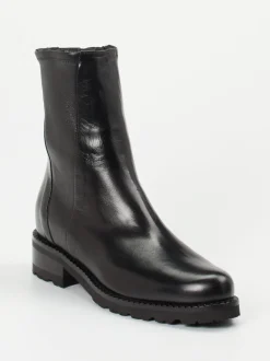 Konstantin Starke – Stiefelette aus Lammleder Schwarz