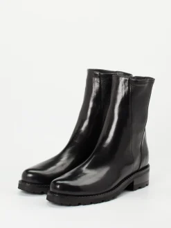 Konstantin Starke – Stiefelette aus Lammleder Schwarz