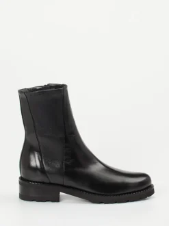 Konstantin Starke – Stiefelette aus Lammleder Schwarz