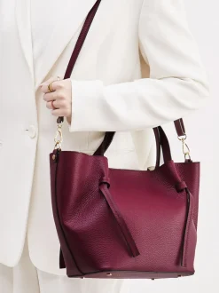 Konstantin Starke – Tote Bag aus Kalbleder Brombeerrot