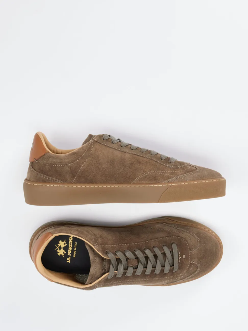 La Martina – Sneaker aus Veloursleder in Taupebraun