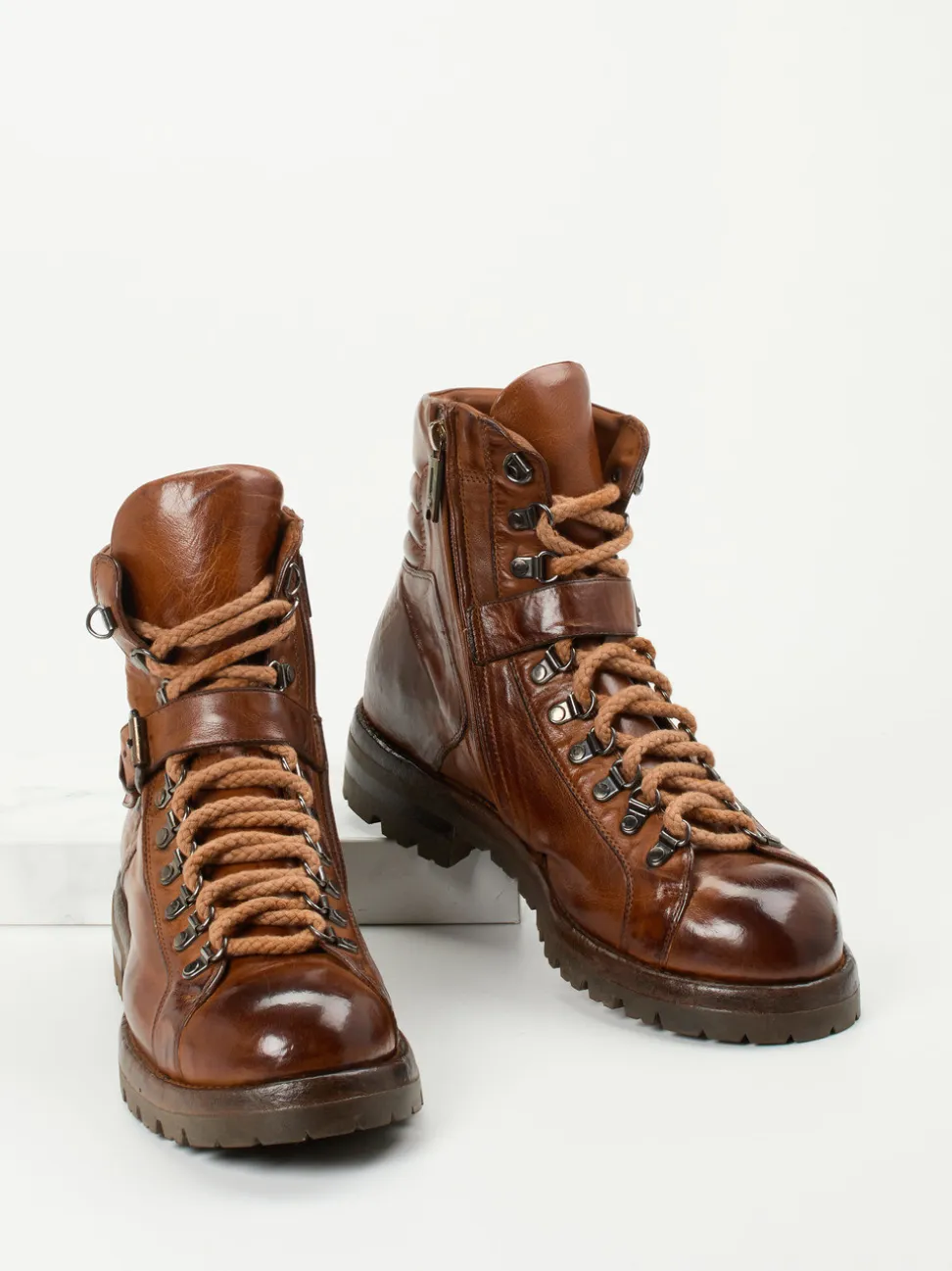 Lemargo – Schnürboots aus Büffelleder mittelbraun