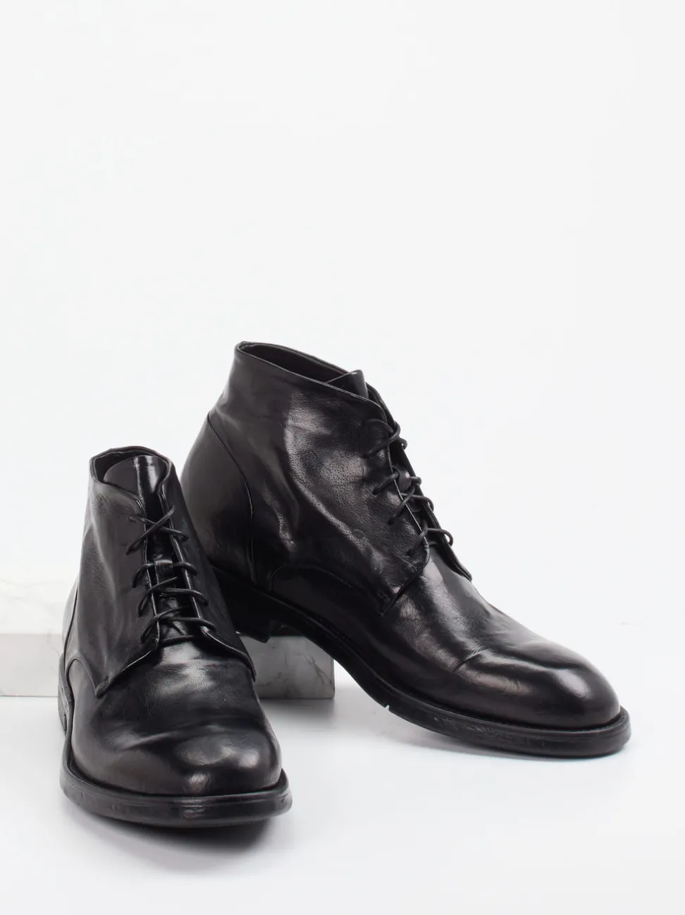 Lemargo – Schnürstiefelette aus Büffelleder Schwarz