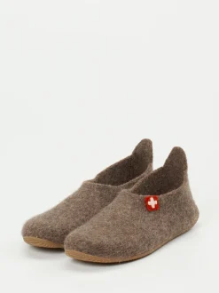 Living Kitzbühel – Hüttenschuhe aus Wollfilz braun