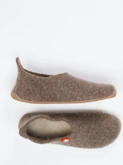 Living Kitzbühel – Hüttenschuhe aus Wollfilz braun