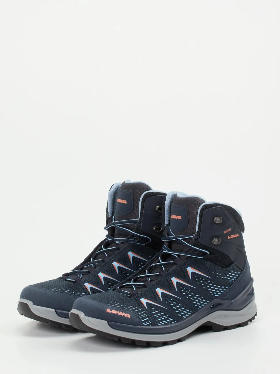 Lowa – Wanderschuh aus Mesh und Veloursleder blau
