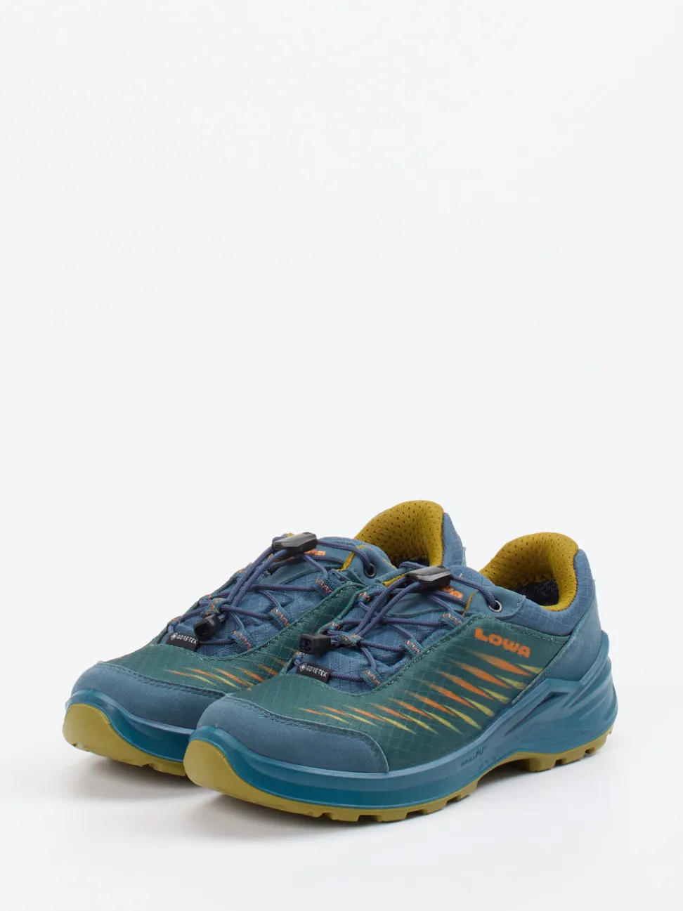 Lowa – Wanderschuhe aus Textil in Petrolblau