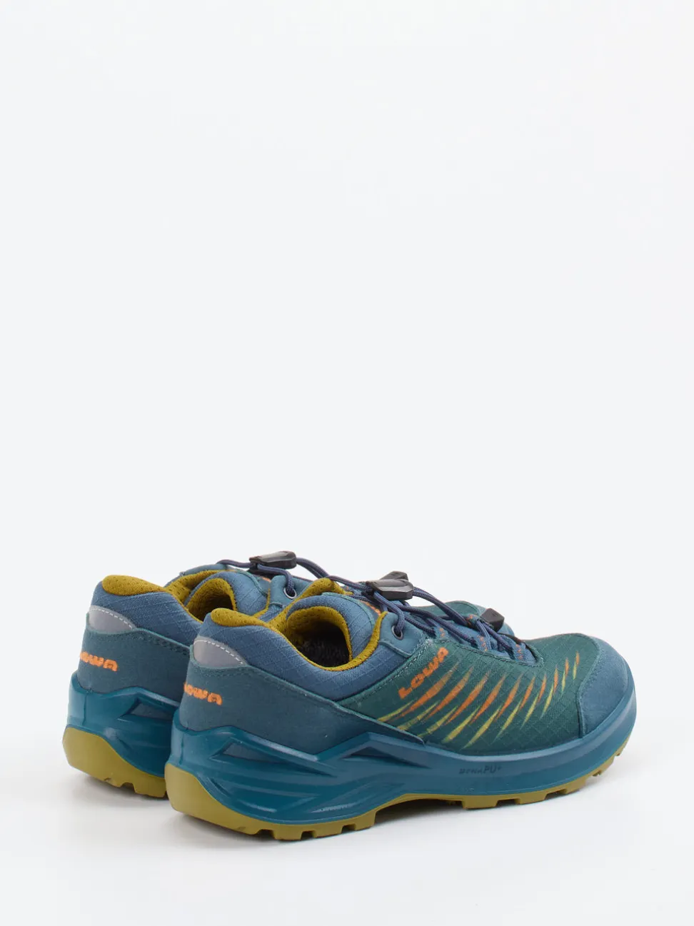 Lowa – Wanderschuhe aus Textil in Petrolblau