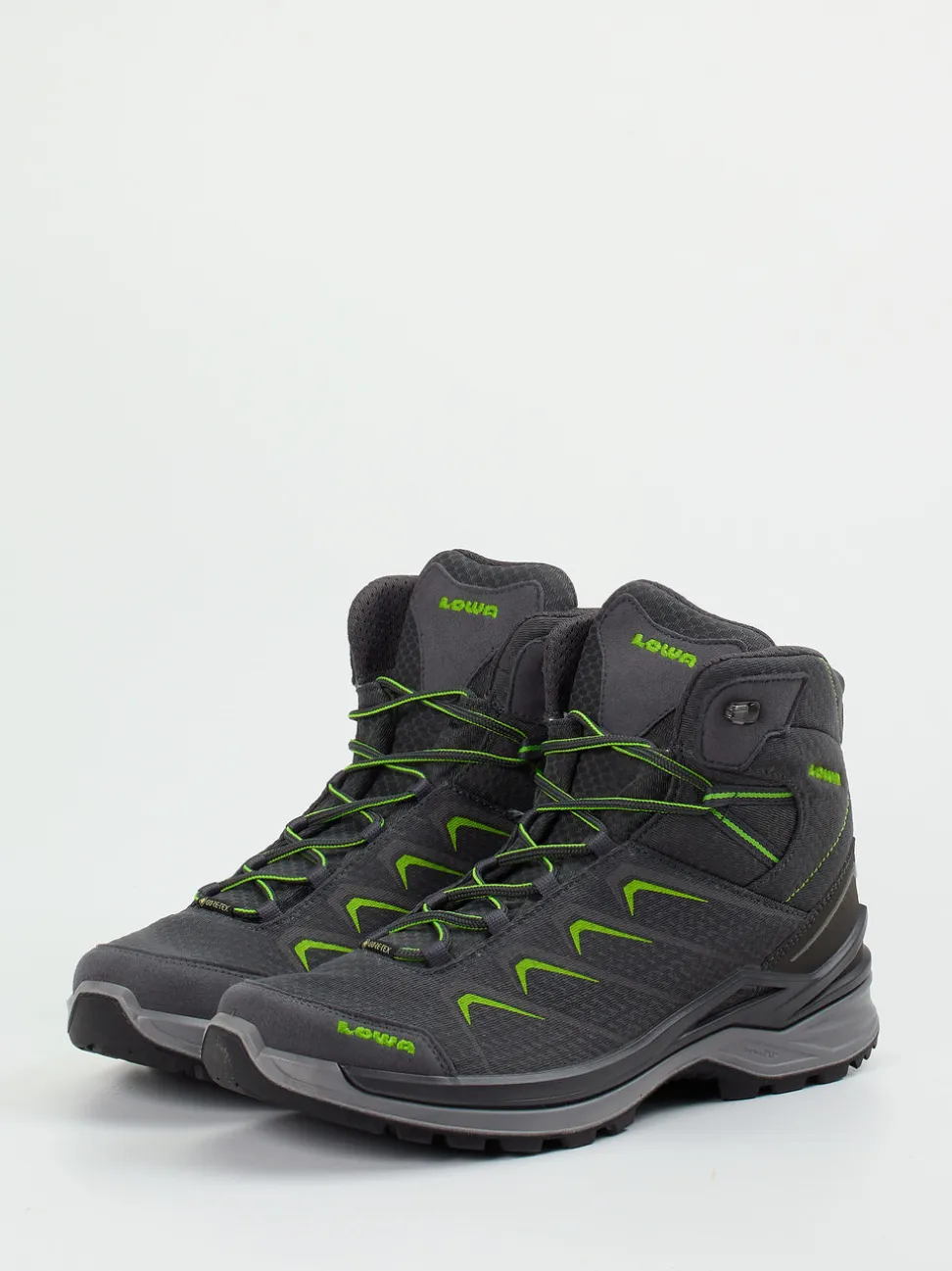 Lowa – Wanderschuhe aus Veloursleder und Textil anthrazit