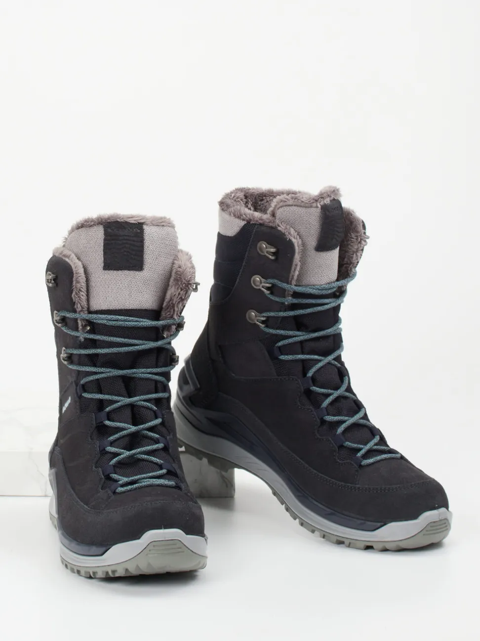 Lowa – Winter-Wanderstiefel aus Veloursleder blau