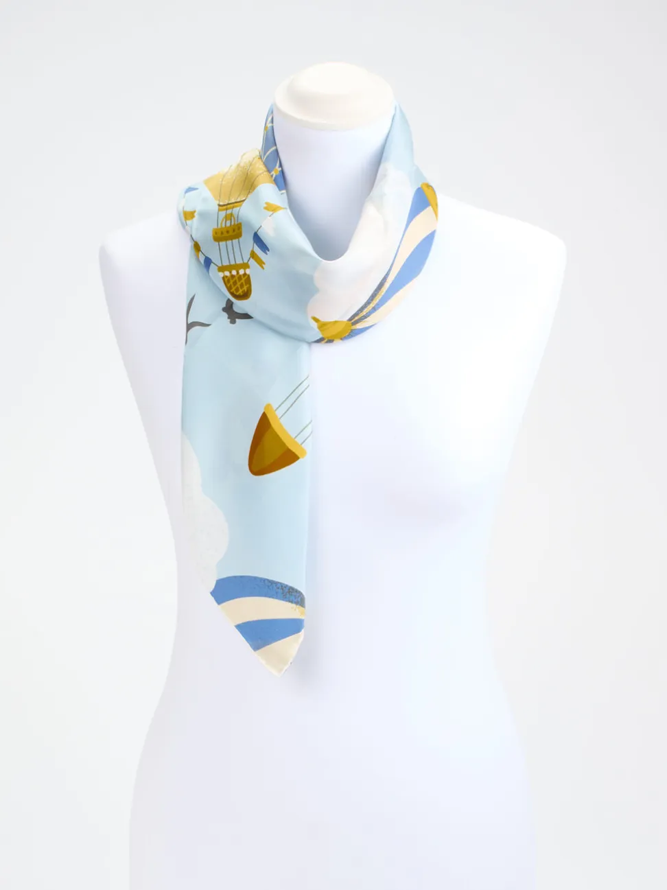 Lua Accessories – Seidentuch aus Satin in Hellblau