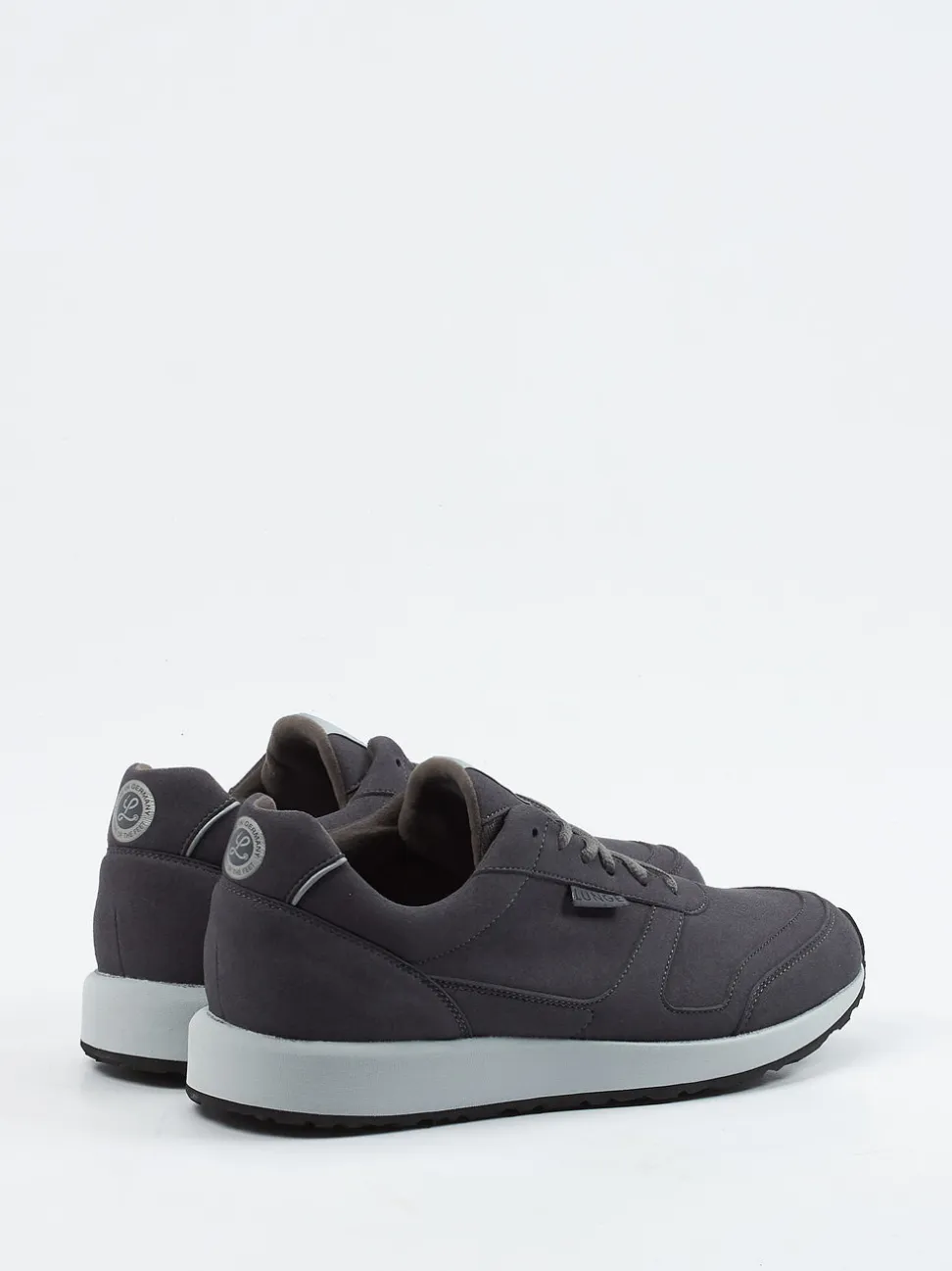 Lunge – Sneaker aus Textil in Veloursoptik Grau