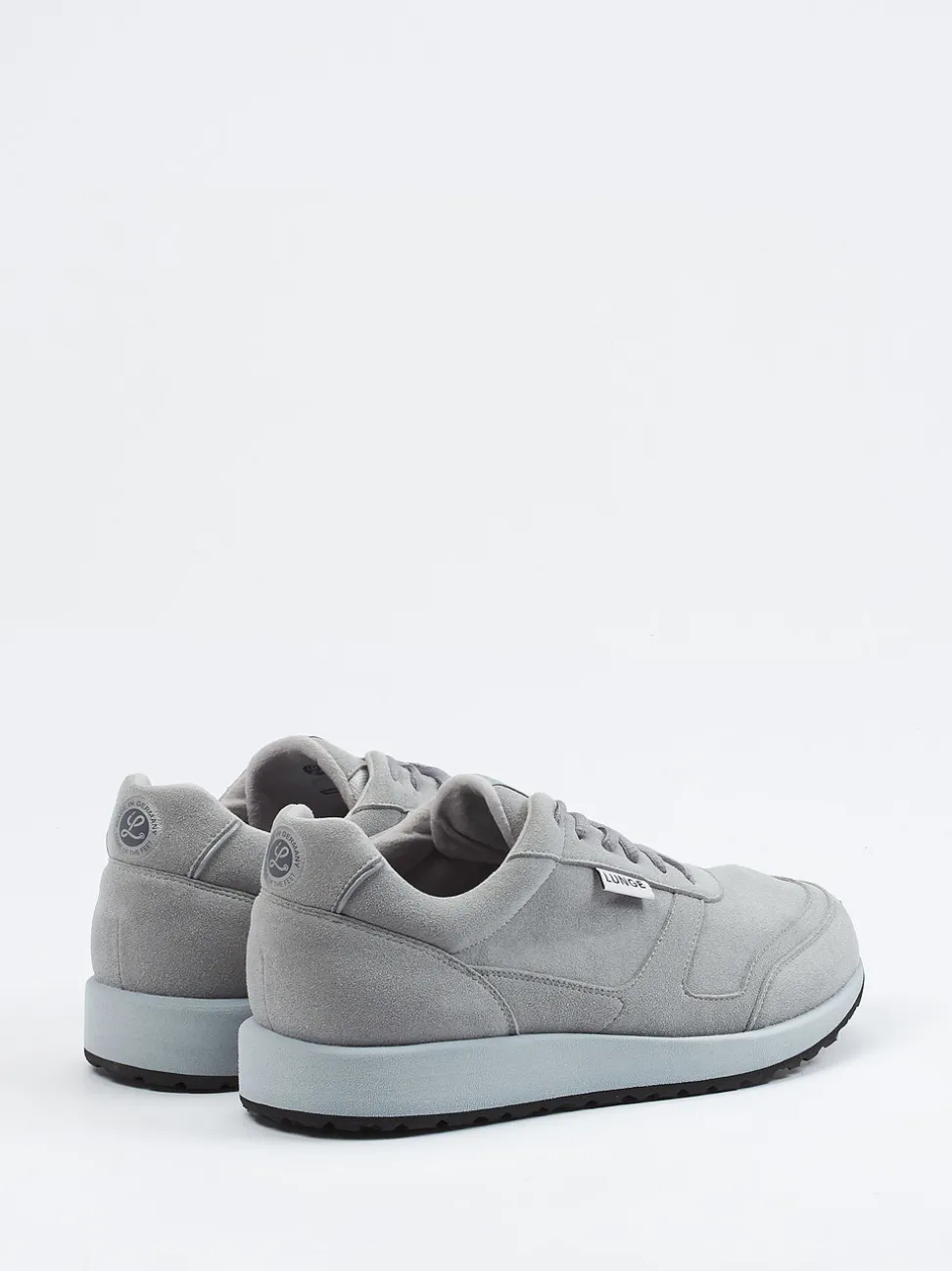 Lunge – Sneaker aus Velourslederoptik grau