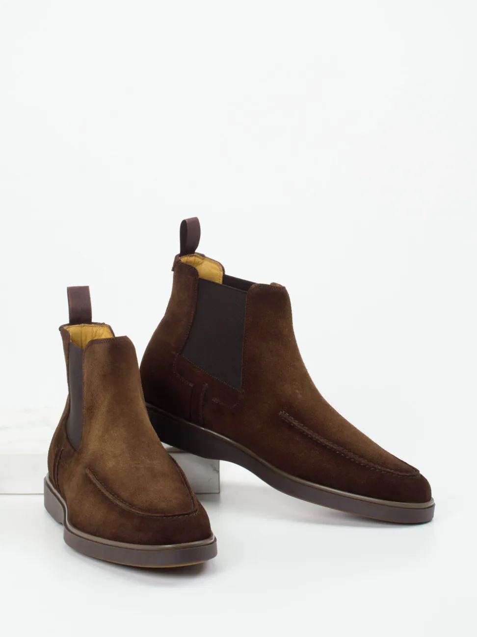 Magnanni – Chelsea Boots aus Veloursleder dunkelbraun