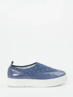 Mania – Slip-On Sneaker aus Velourleder in Blaugrau