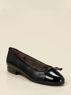 Mannori – Ballerinas aus Lackleder in Schwarz