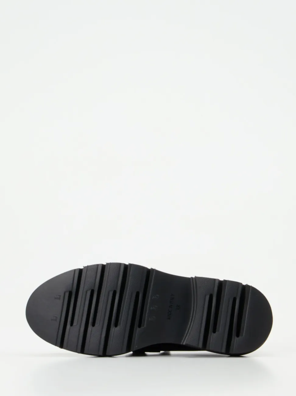 Mannori – Chunky-Loafer aus Hochglanzleder schwarz