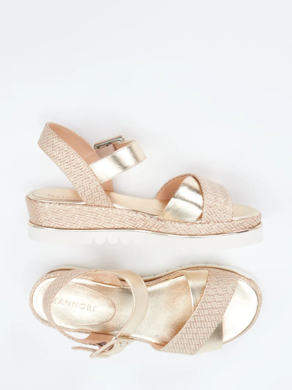 Mannori – Keilsandalette aus Metallicleder Rosé-Beige