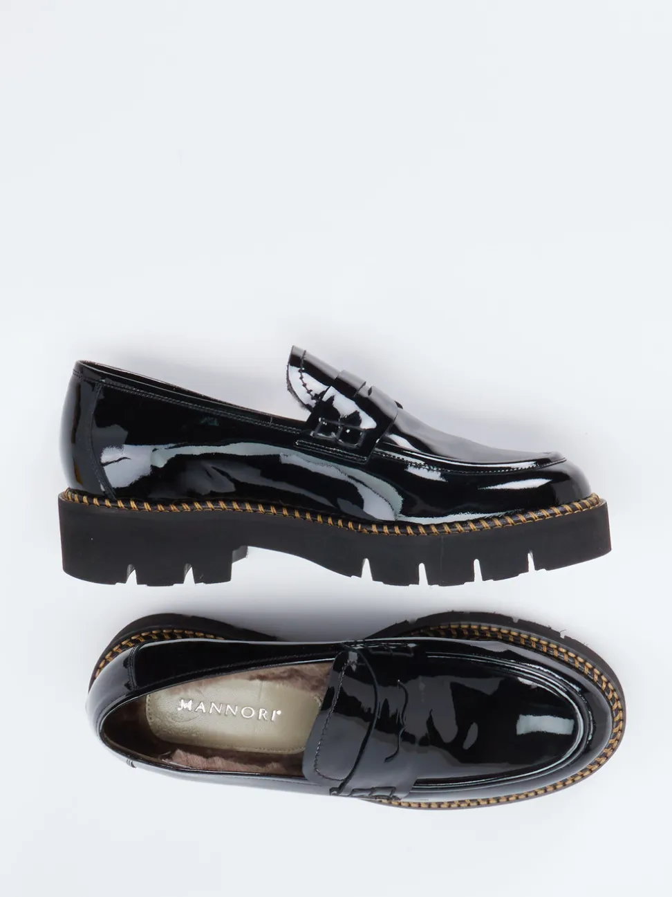 Mannori – Loafer aus Lackleder in Schwarz