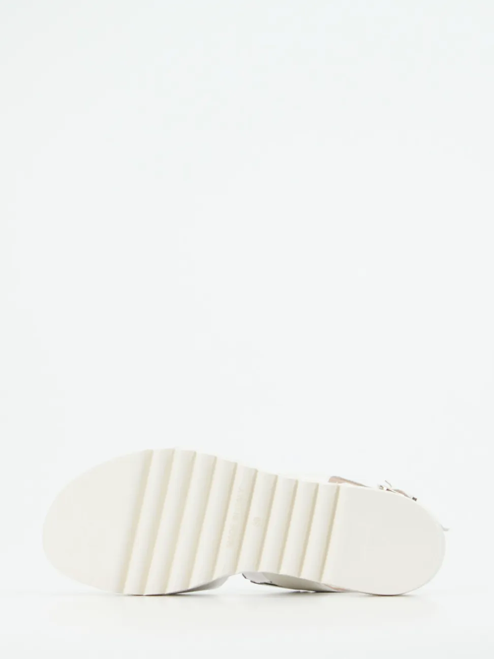 Mannori – Plateau-Sandalen aus Metallicleder Offwhite